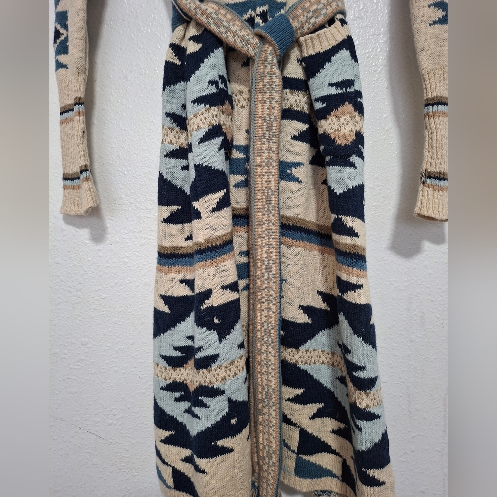 Faherty Cream and Navy Aztec Shawl-Collar Cardigan - Picture 6 of 16